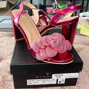 Never worn beautiful dazzling heels 👠😍